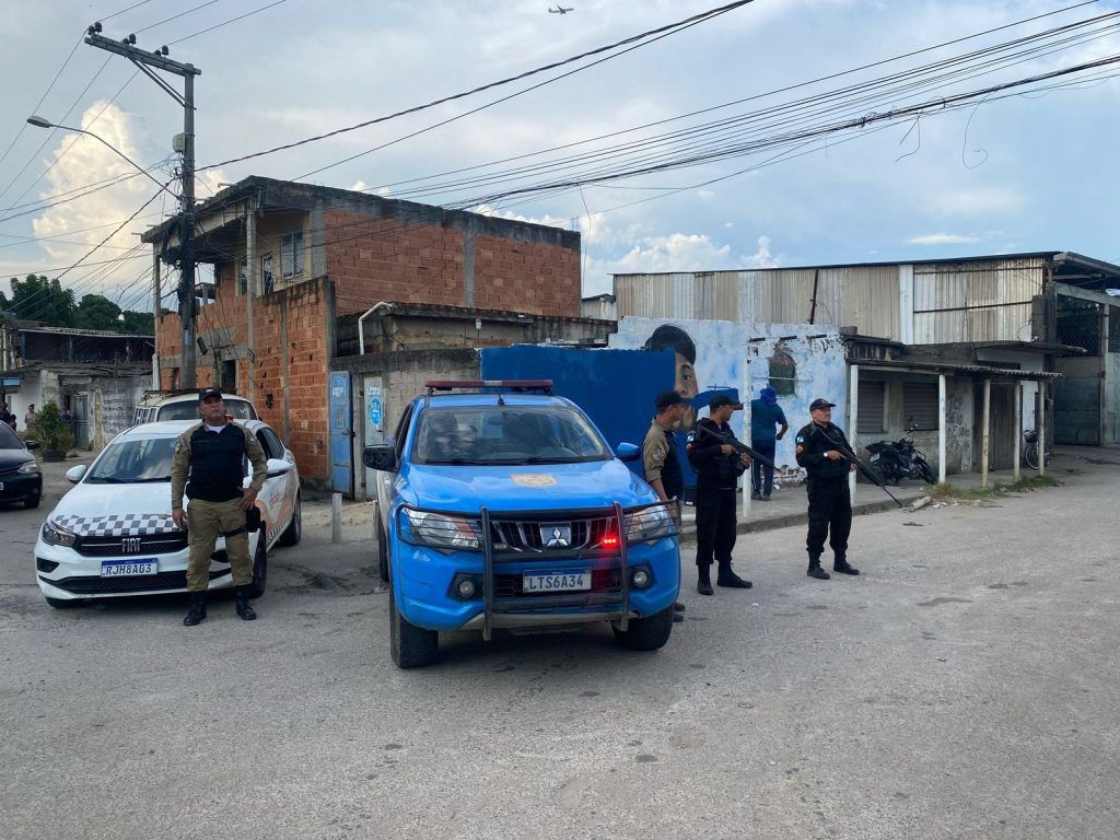 Moradores elogiam ações do Prefeito Márcio Canella e da Polícia Militar em Belford Roxo 3 20250227 2319476601752504415260729