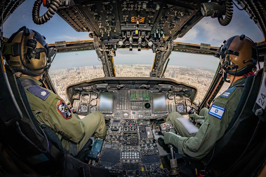 Governo do Rio apresenta helicóptero blindado Black Hawk para reforçar operações policiais 1 117634006 3440766142633000 3250589157756214141 n8528590714723901373
