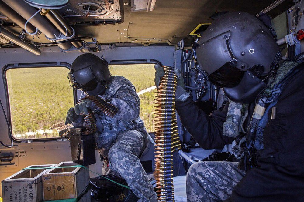Governo do Rio apresenta helicóptero blindado Black Hawk para reforçar operações policiais 4 160415 z al508 029a2572080088223274324
