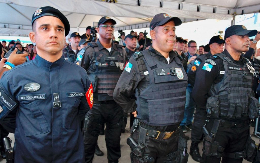 SEGURANÇA PÚBLICA DE BELFORD ROXO AVANÇA E CIDADE REGISTRA MAIOR QUEDA DE CRIMES DA BAIXADA EM 2025 3 1 3 canella e governador formatura proeis 362106543238569029110526698