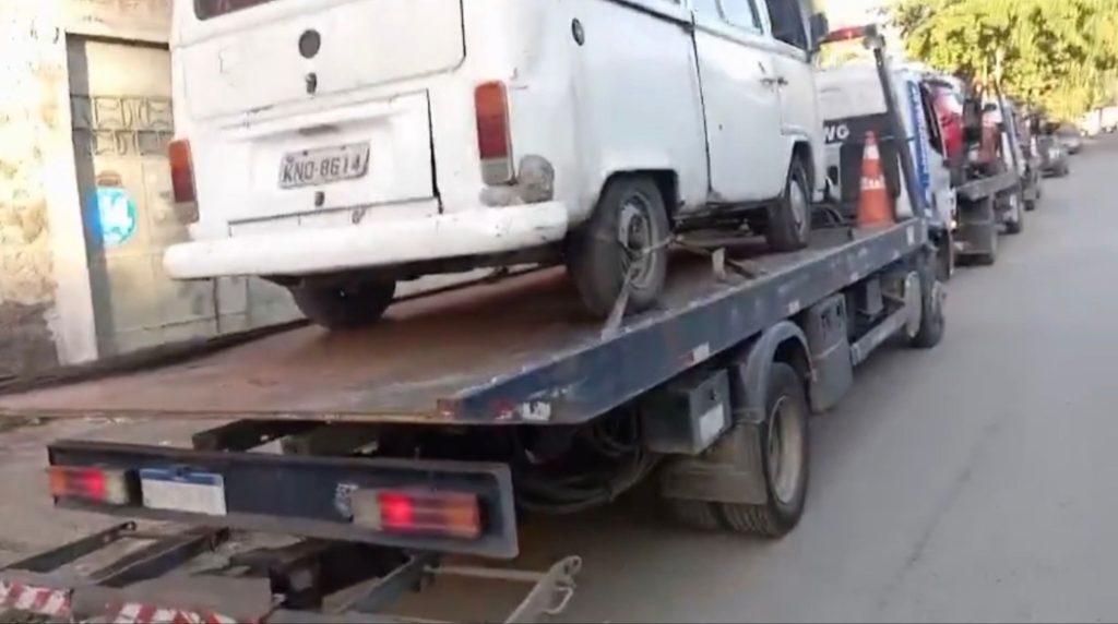 Polícia Militar fecha depósito clandestino de desmanche e apreende carga de laticínios em Belford Roxo 5 inshot 20250618 2252568806091179640429157780
