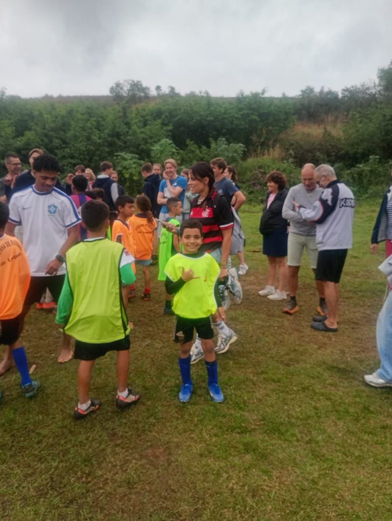 Entenda o que aconteceu: holandeses visitam projeto de futebol em Belford Roxo após passeio pelas ruas do São Leopoldo 1 img 20250812 wa00648057395057618401908
