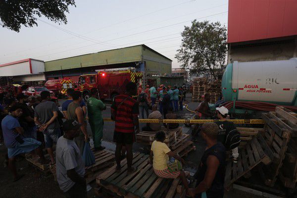 Incêndio em Irajá paralisa 11 estações do metrô: entenda o que aconteceu 1 1122891616905706319148830954