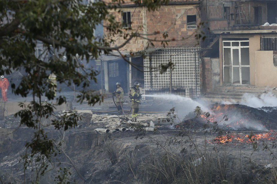 Incêndio em Irajá paralisa 11 estações do metrô: entenda o que aconteceu 3 112289177592047084753936117