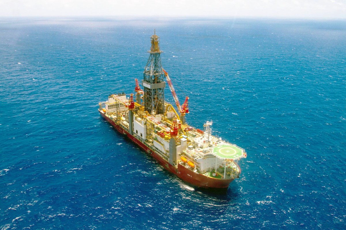 navio-sonda-ns-42-da-petrobras-que-fara-a-perfuracao-na-foz-do-amazonas-divulgacao-petrobras.jpg