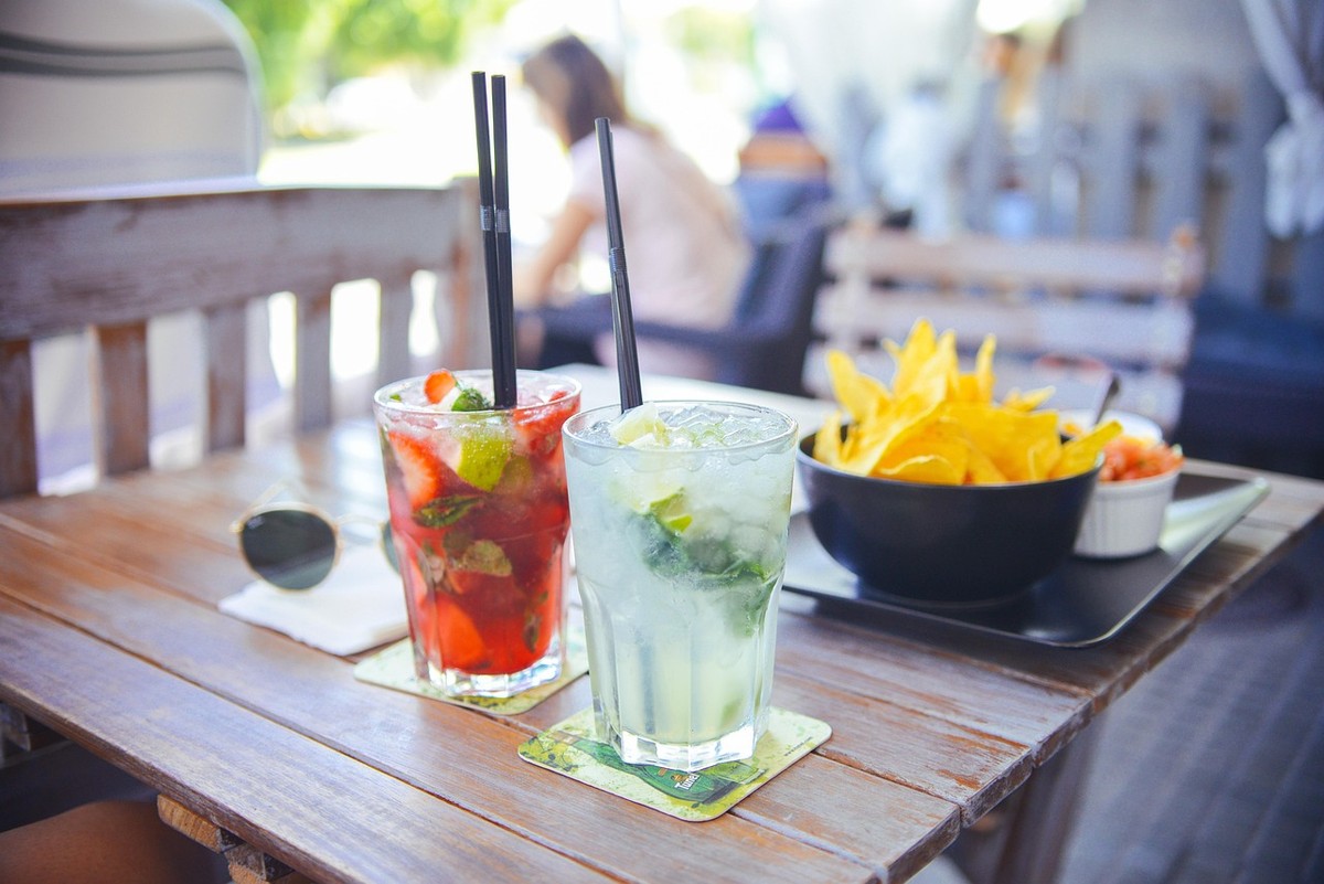 cocktails-731898-1280.jpg
